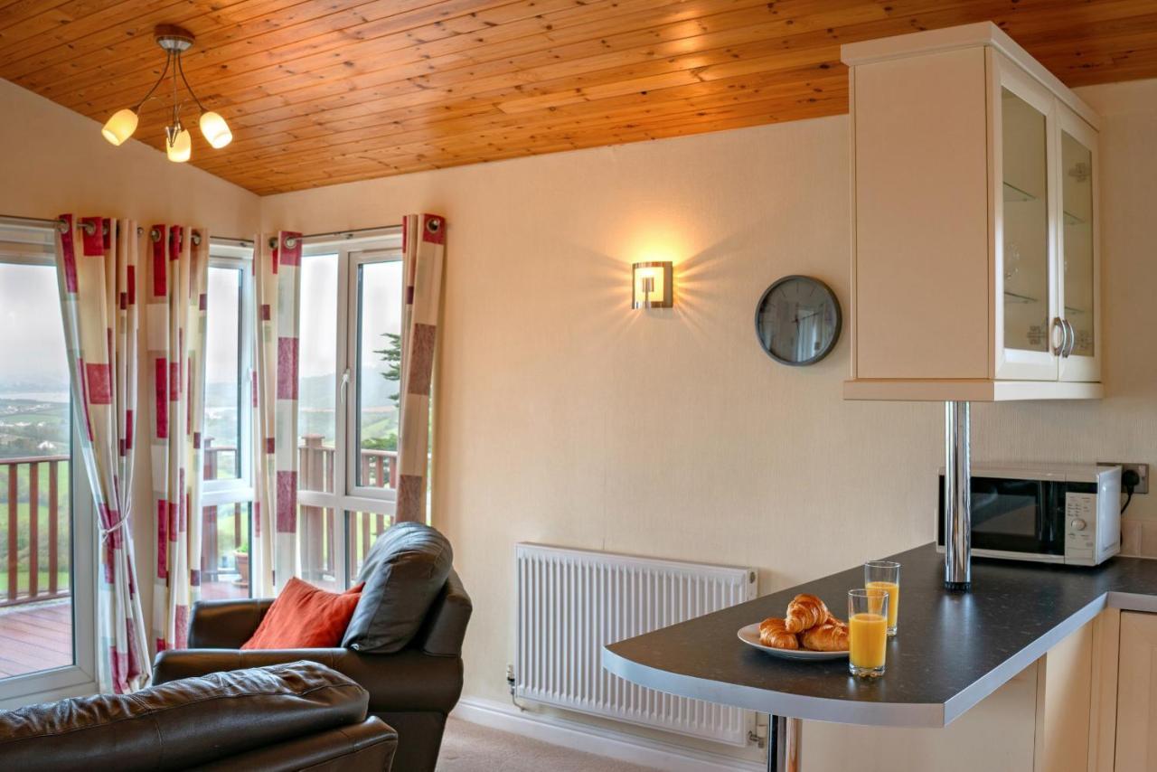 Finest Retreats - Whitsand Bay Lodge Торпойнт Екстериор снимка