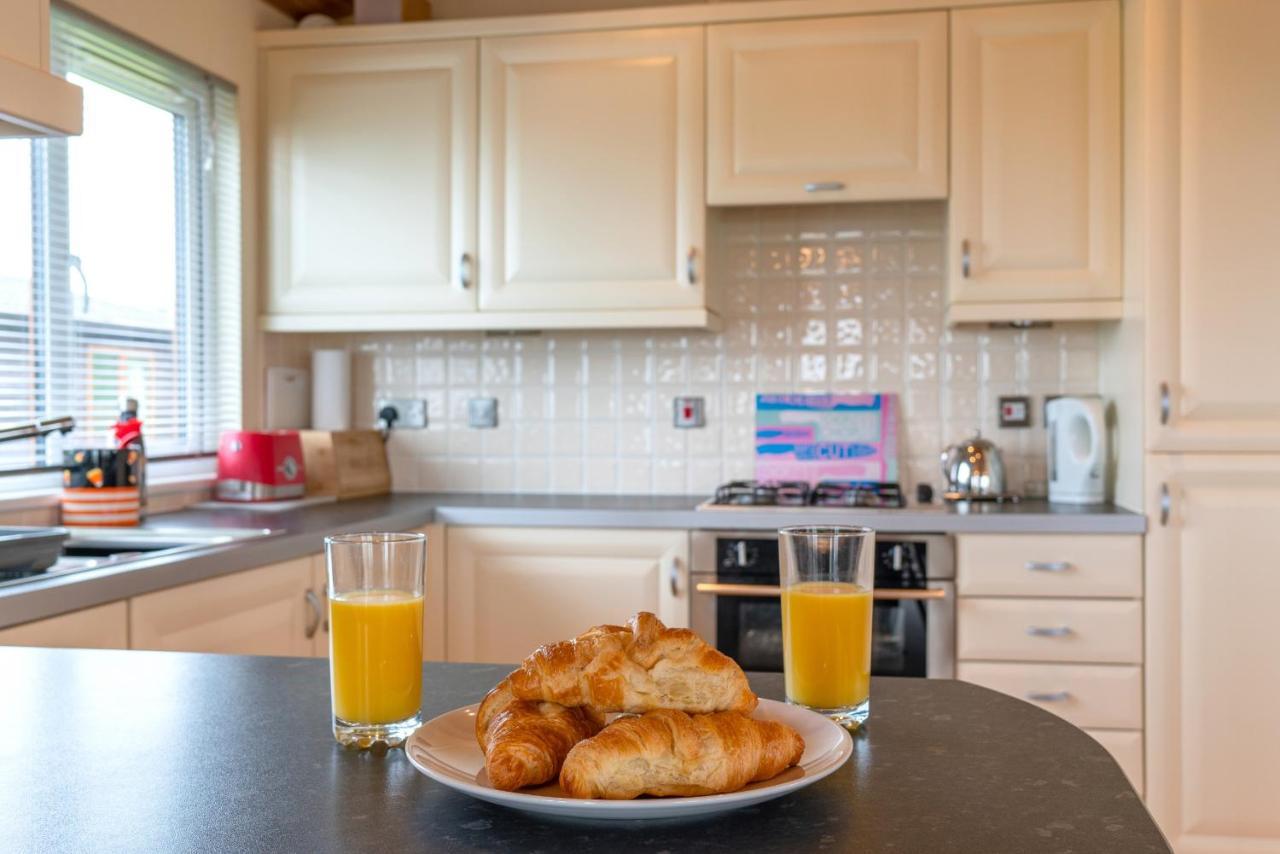Finest Retreats - Whitsand Bay Lodge Торпойнт Екстериор снимка