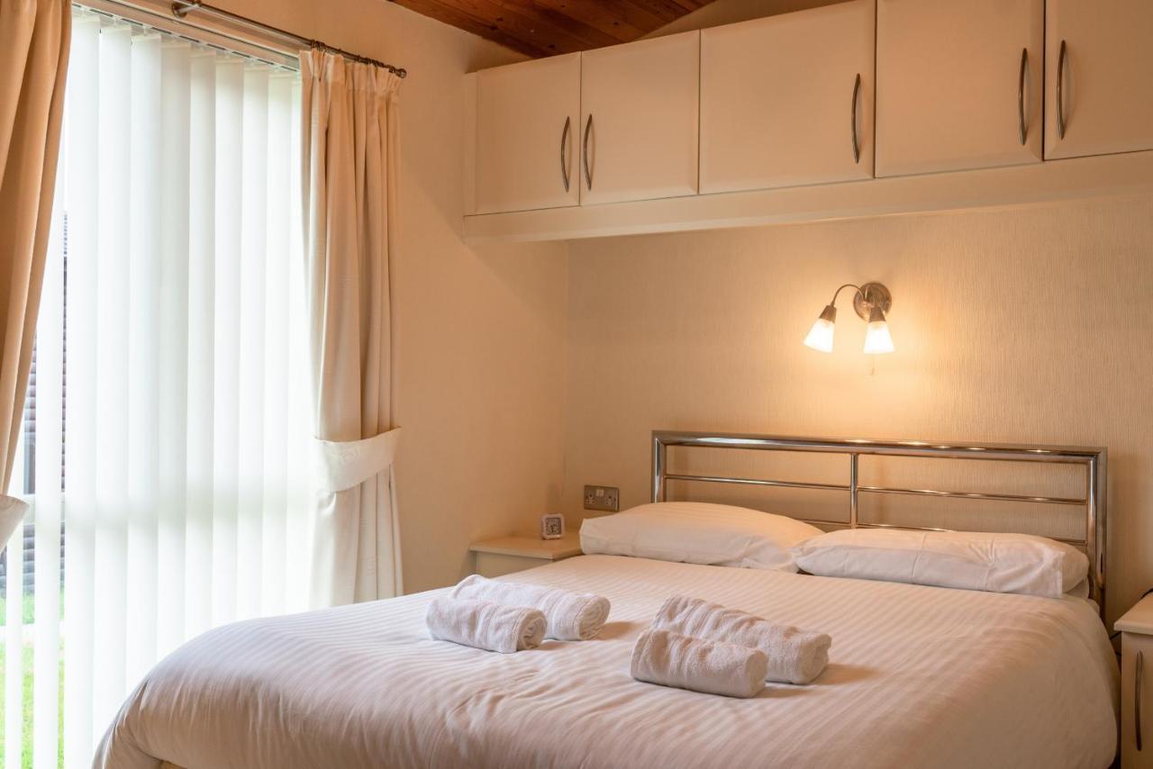 Finest Retreats - Whitsand Bay Lodge Торпойнт Екстериор снимка