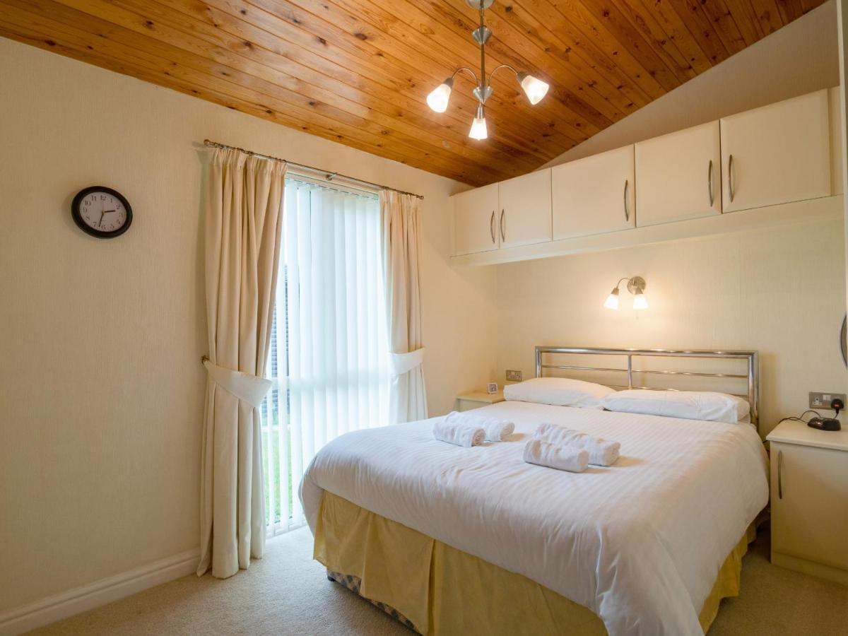 Finest Retreats - Whitsand Bay Lodge Торпойнт Екстериор снимка