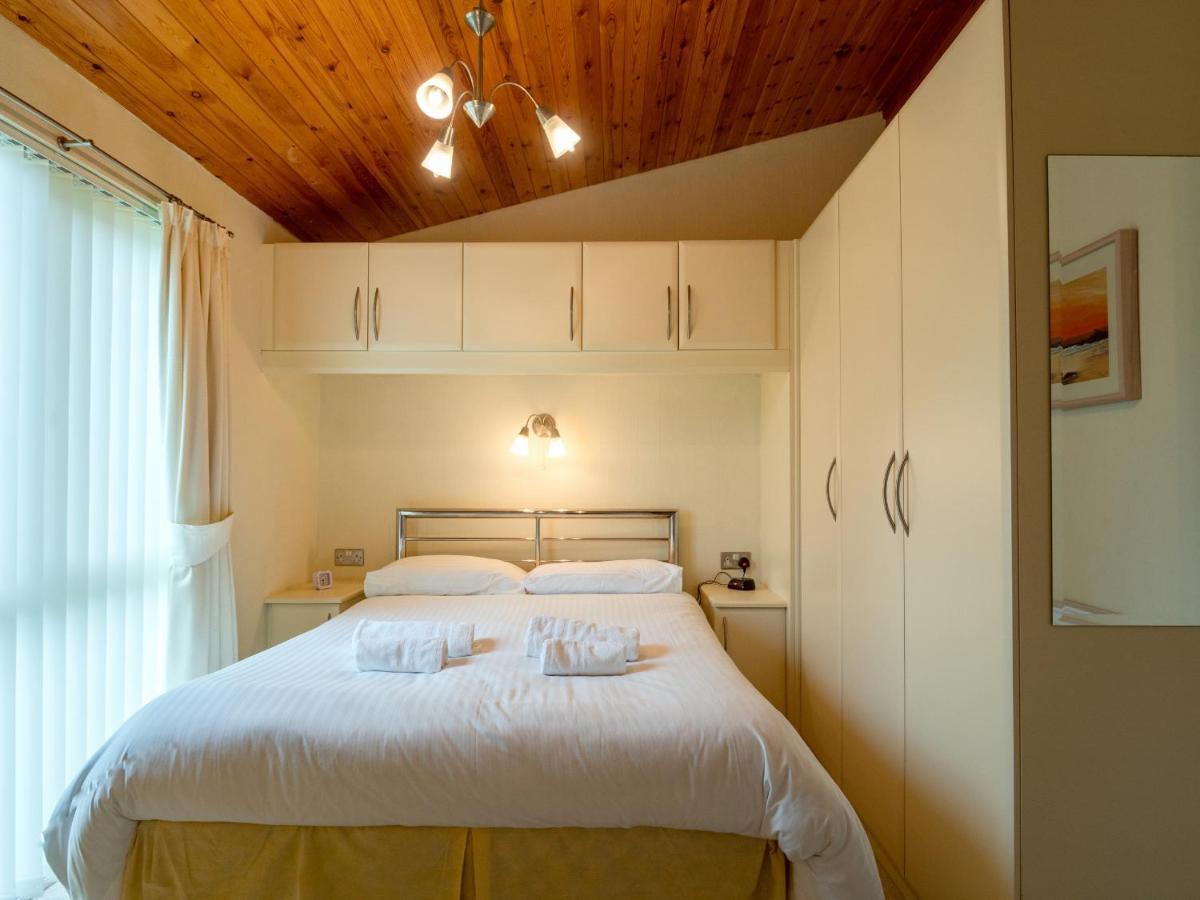 Finest Retreats - Whitsand Bay Lodge Торпойнт Екстериор снимка