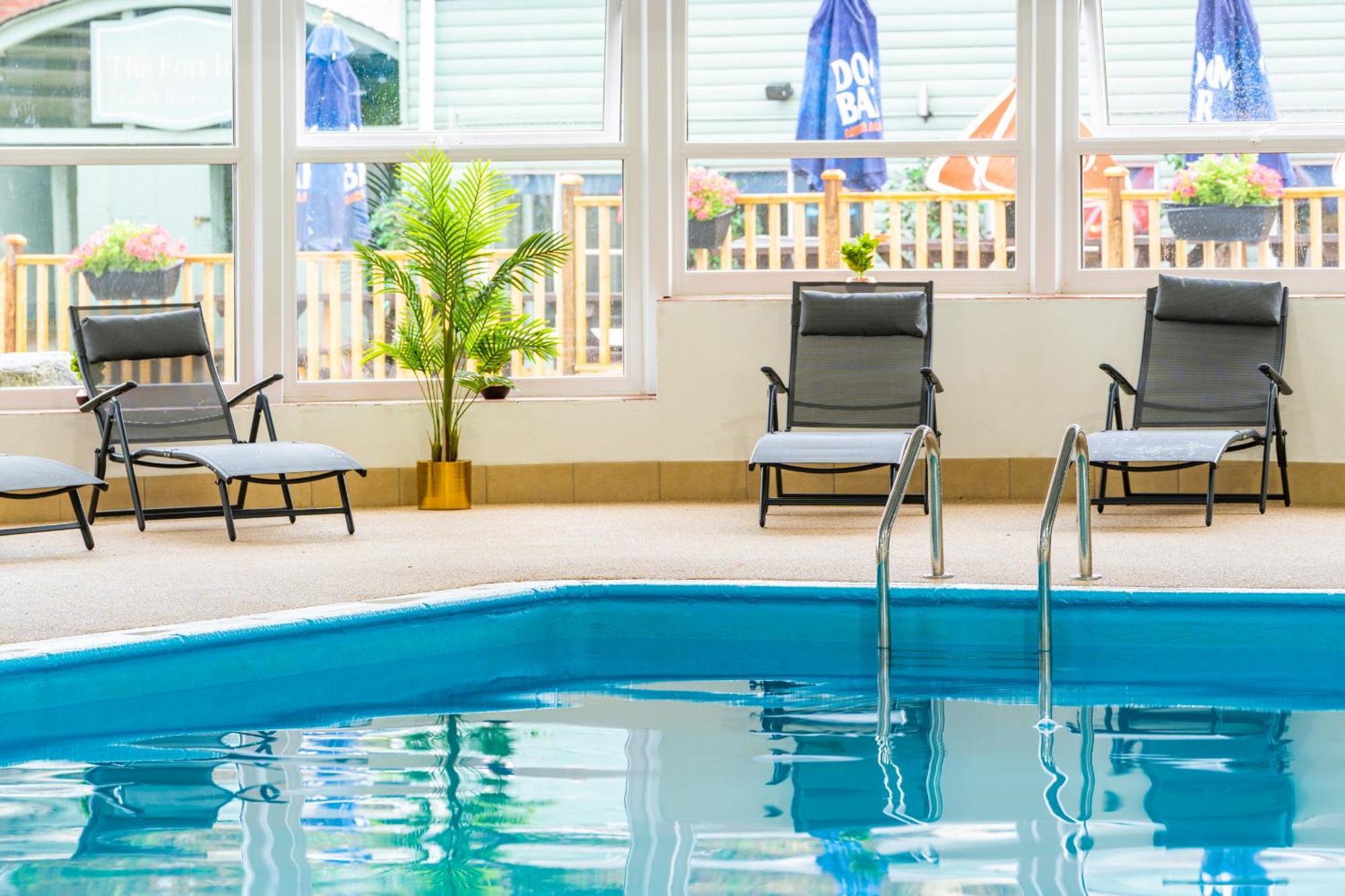 Finest Retreats - Whitsand Bay Lodge Торпойнт Екстериор снимка